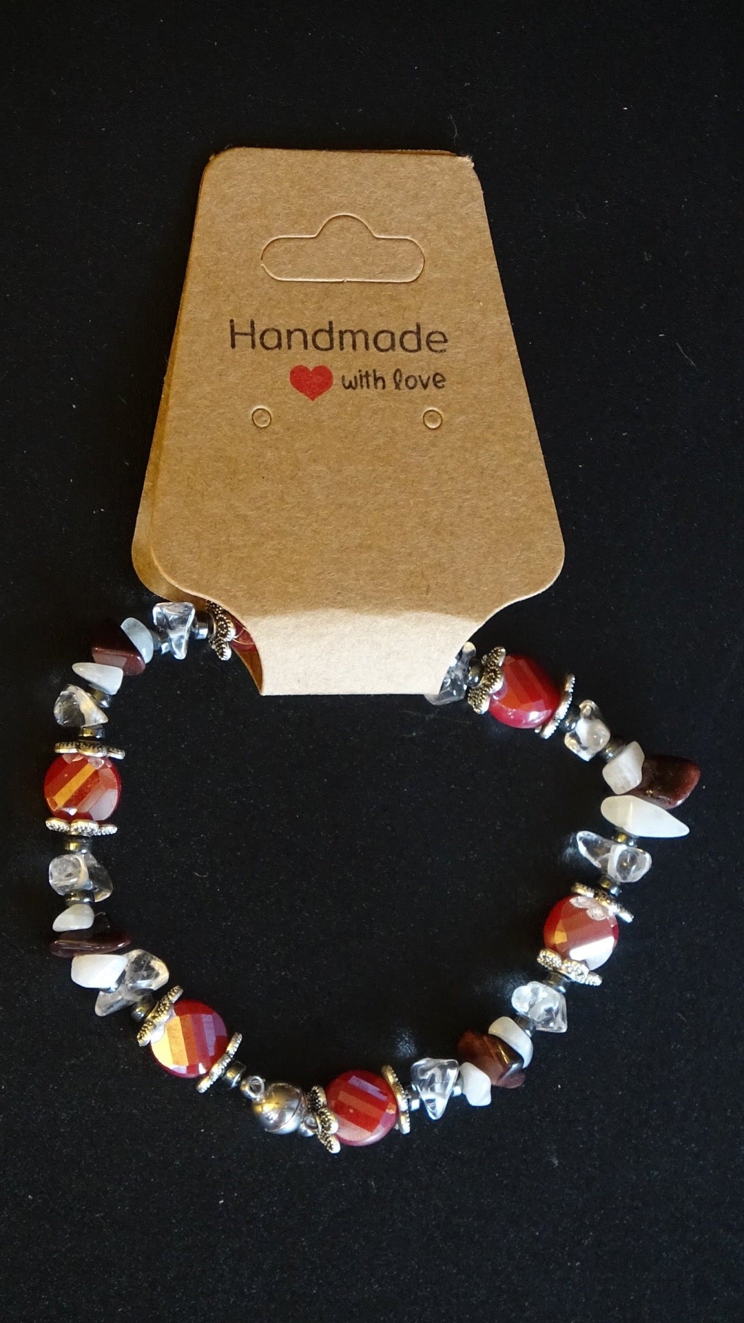 Red chip & bead bracelet